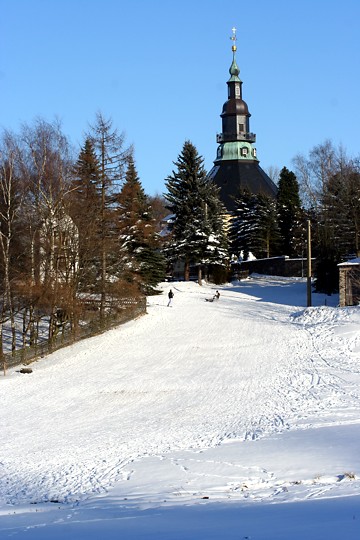 Rodelbahn an der Kirche