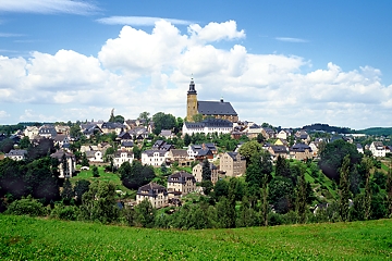 Blick zur Kirche St. Wolfgang in Schneeberg