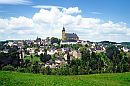 Blick zur Kirche St. Wolfgang in Schneeberg